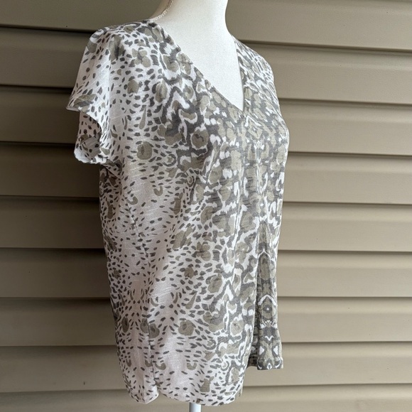 •Cullen• Animal Pattern V-Neck Knit Top – Size Medium - Picture 3 of 7